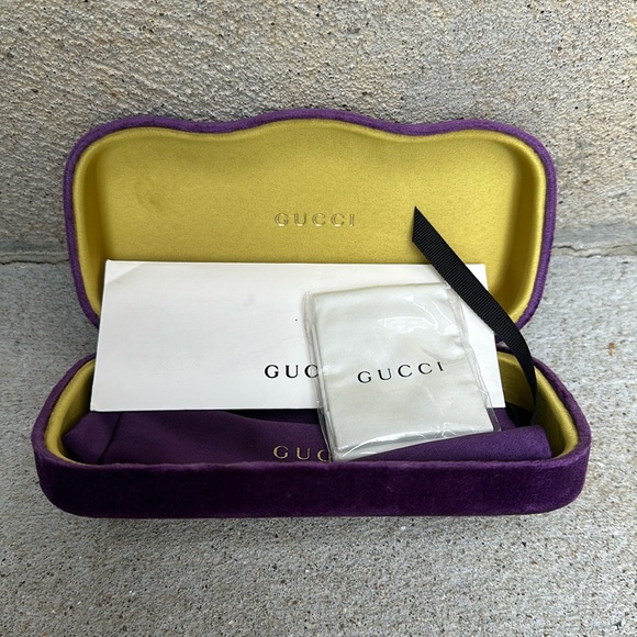 GUCCI Purple velvet hard shell clamshell sunglasses case 3.5 x 6.75in - Picture 2 of 5